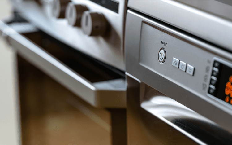 Met deze 3 tips maak je jouw keukenmachine in een handomdraai brandschoon 